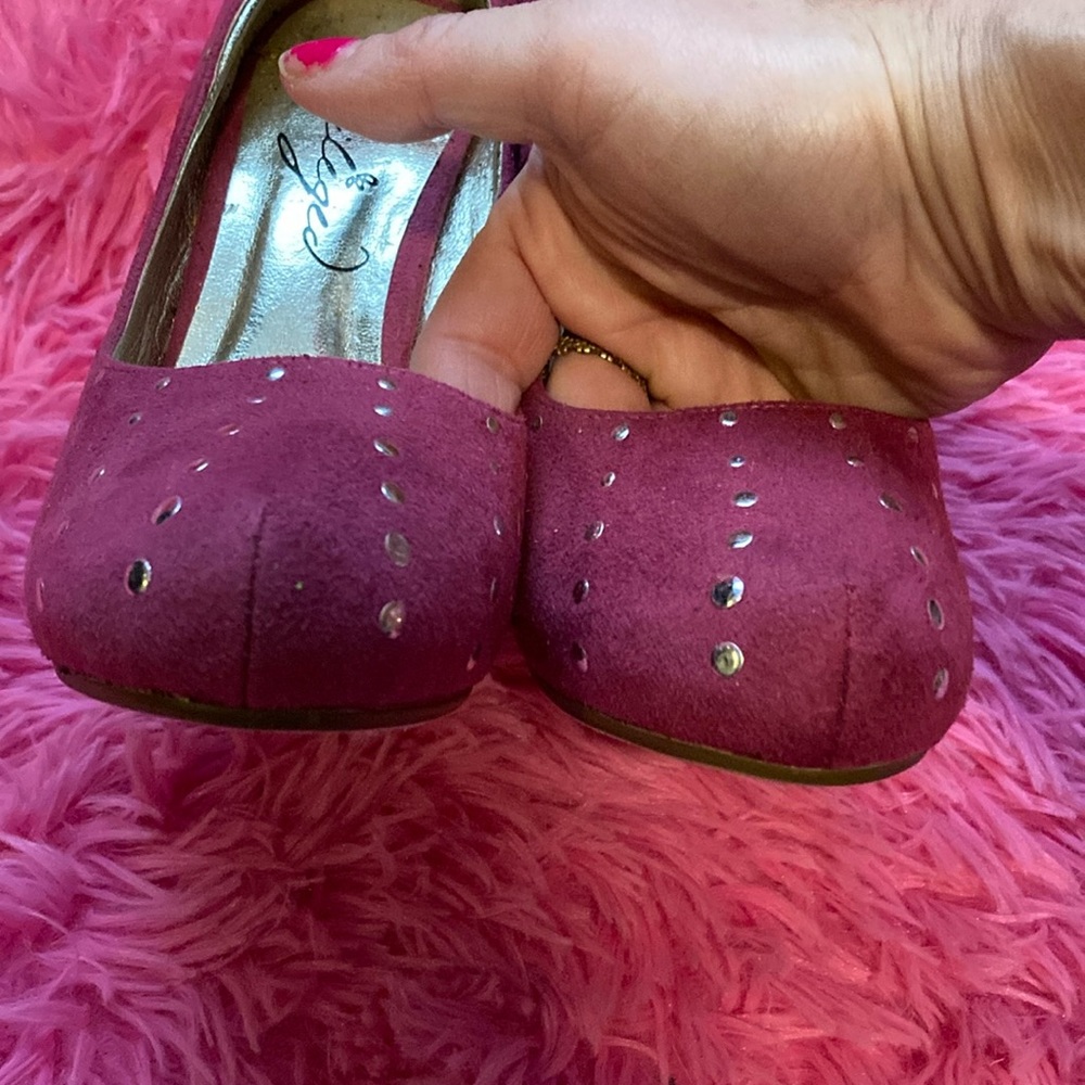 Faux suede studded petal pink studded cushioned 4” heel pumps size 8 - Picture 6 of 10